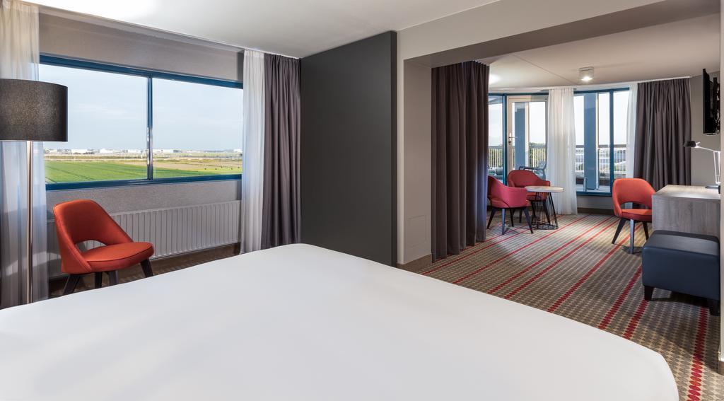 Ramada By Wyndham Amsterdam Airport Schiphol Hotel Badhoevedorp Exterior photo